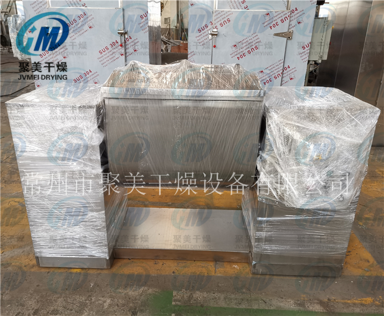 廣西客戶CH-200槽型混合機(jī)1臺(tái)，GMP-IA熱風(fēng)循環(huán)烘箱2臺(tái)待裝發(fā)貨現(xiàn)場(chǎng)
